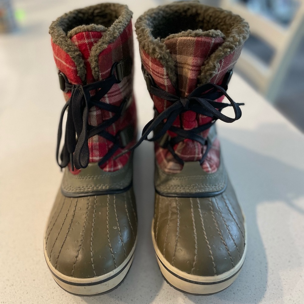 Sorel cold winter waterproof boots 9.5
